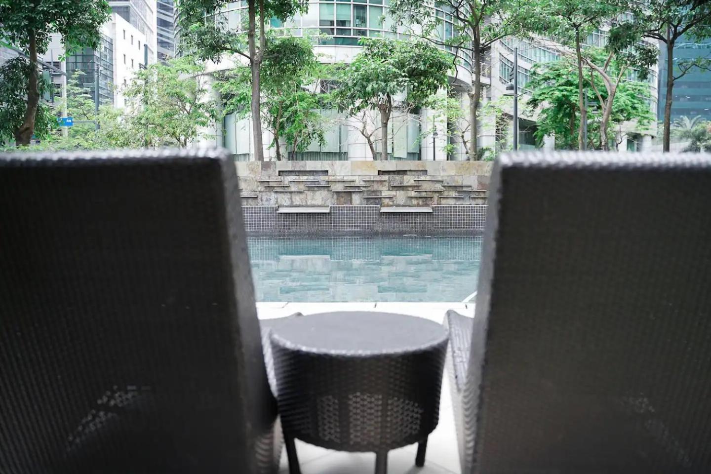 Gora In Avant Bgc Parking With Fee Apartment Manila